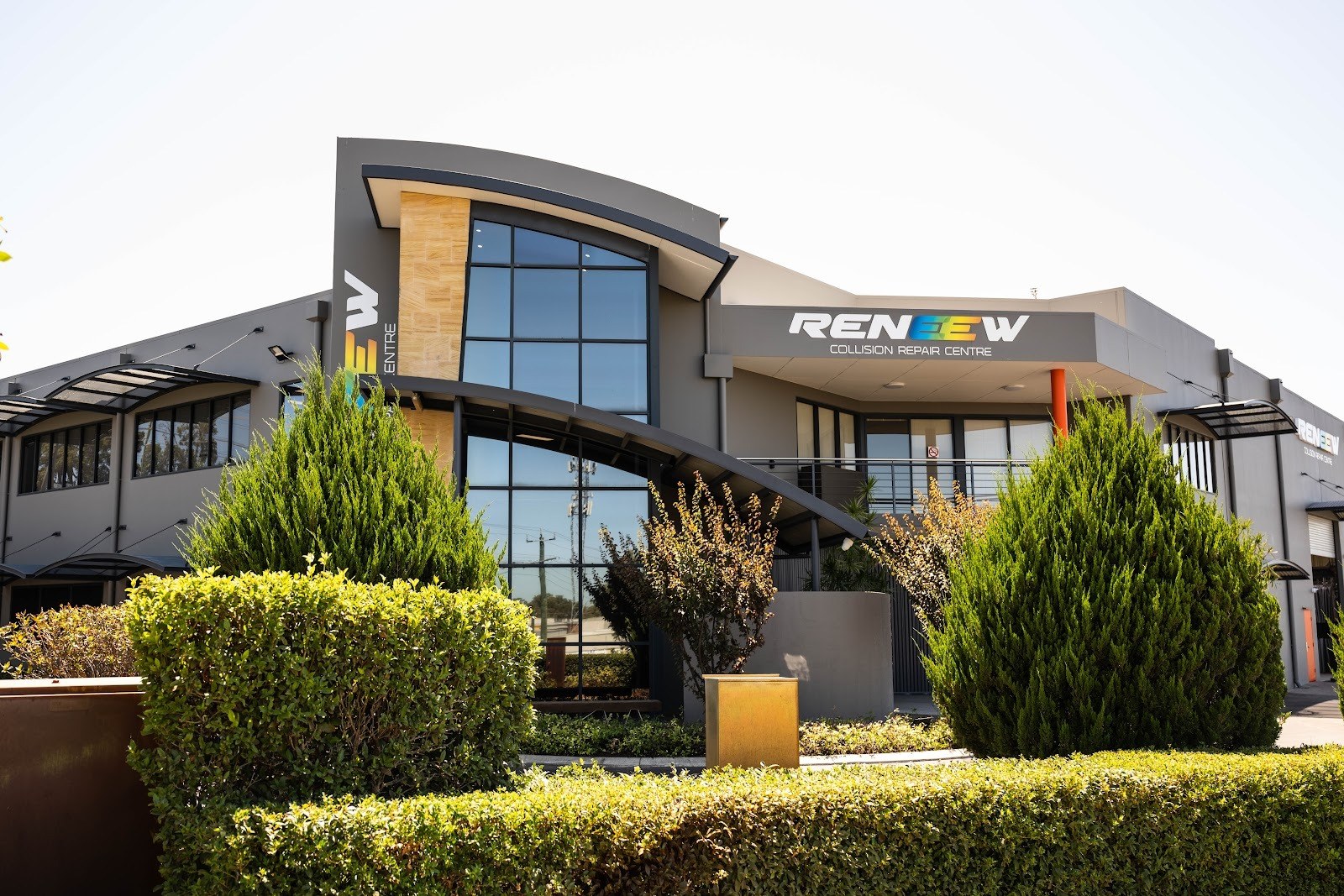 Reneew Collision Repair Centre photo 3