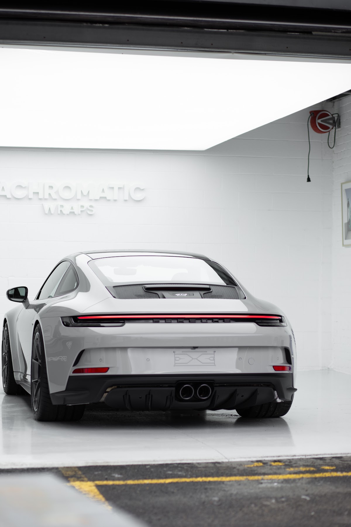 Achromatic Wraps