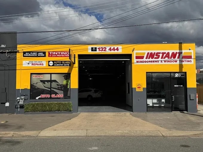 Instant Windscreens Canberra - Repairs & Tinting photo 1
