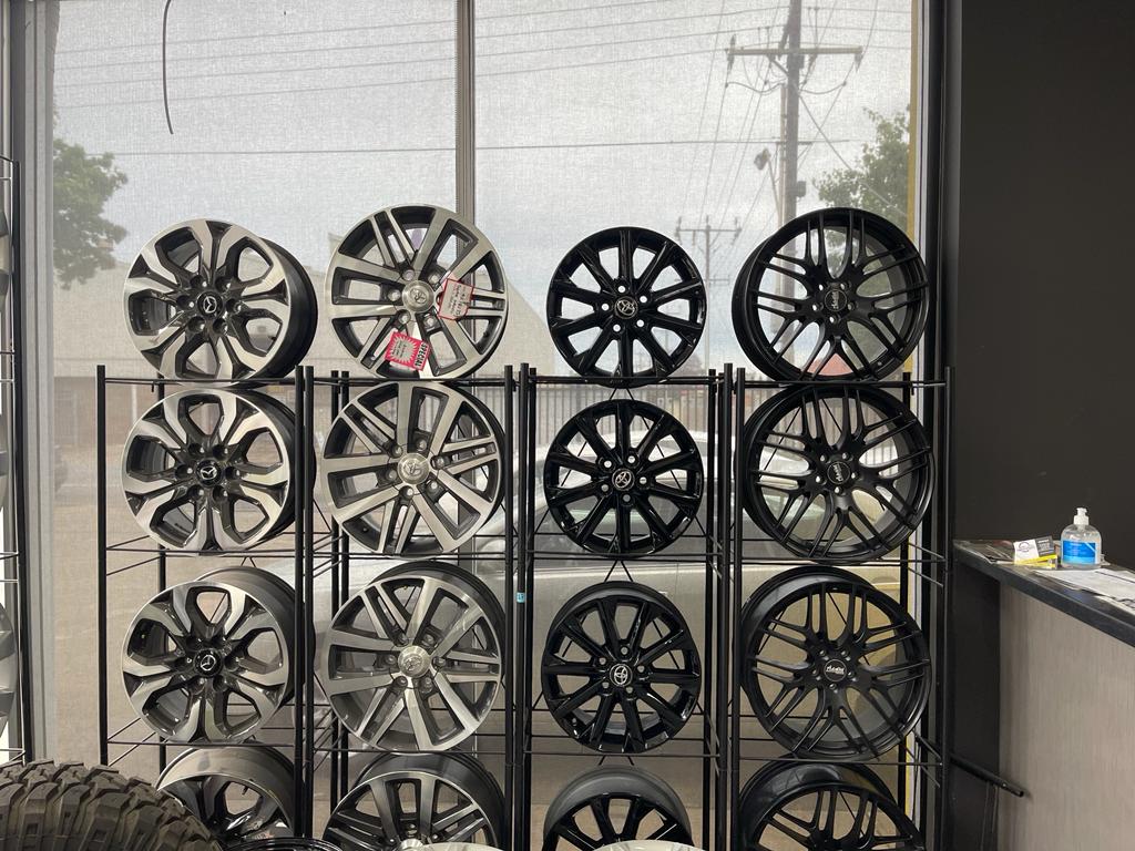 New & Used Tyre Mart photo 4