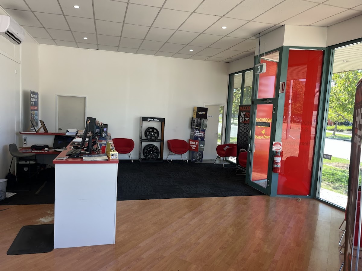 Tuggeranong Tyrepower photo 3