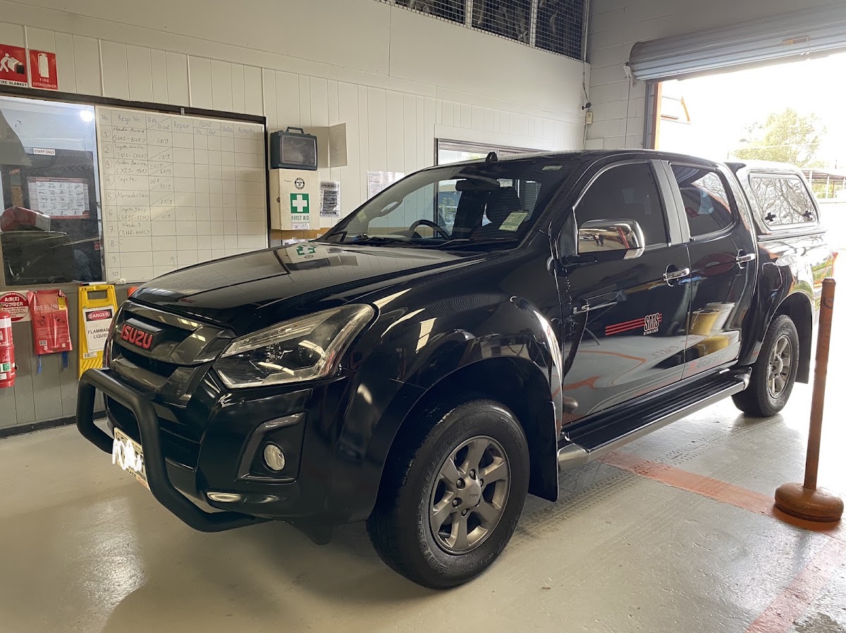 Vinh Toan Crash Repairs photo 3