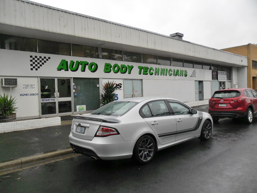 Auto Body Technicians photo 3