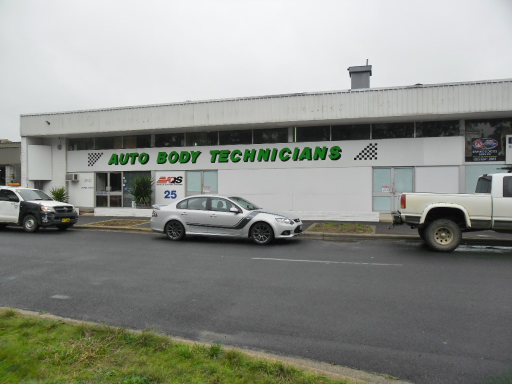 Auto Body Technicians photo 5