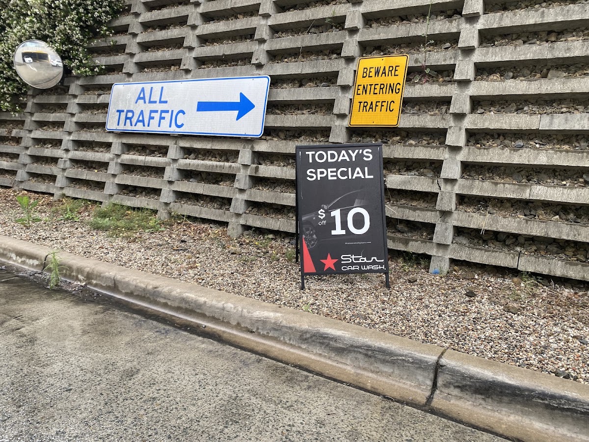Star Car Wash - Canberra Outlet Centre photo 4