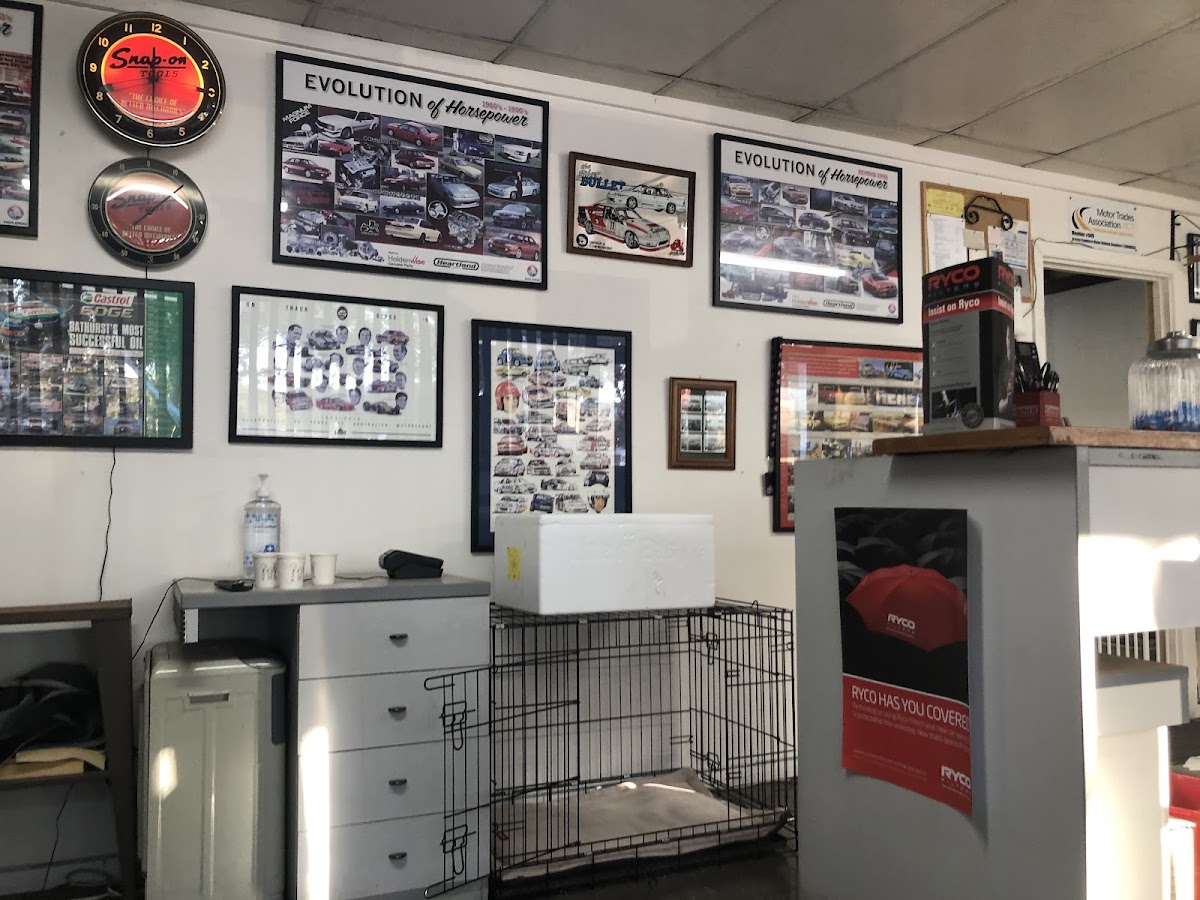 Mitchell Auto Centre photo 4