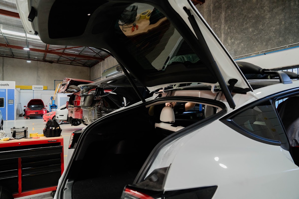 Bowra Smash Repair Centre photo 6