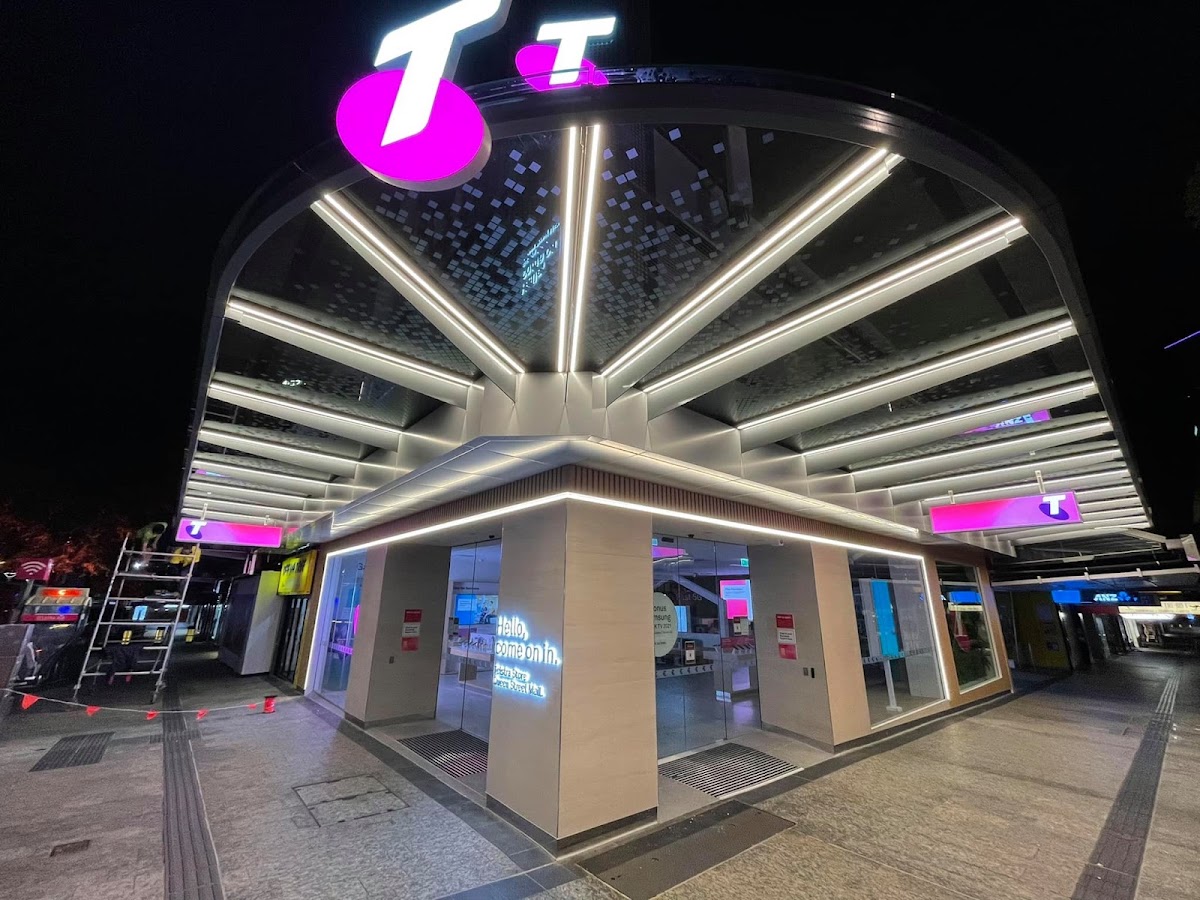 Cooltone | Window Tinting and Graphics photo 2