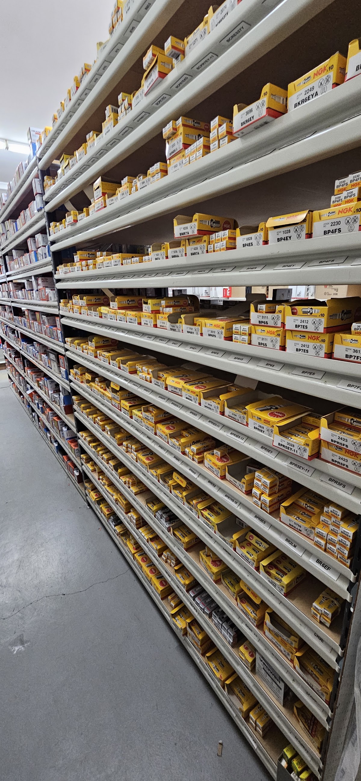 Canberra Car Parts and Lubricants photo 4