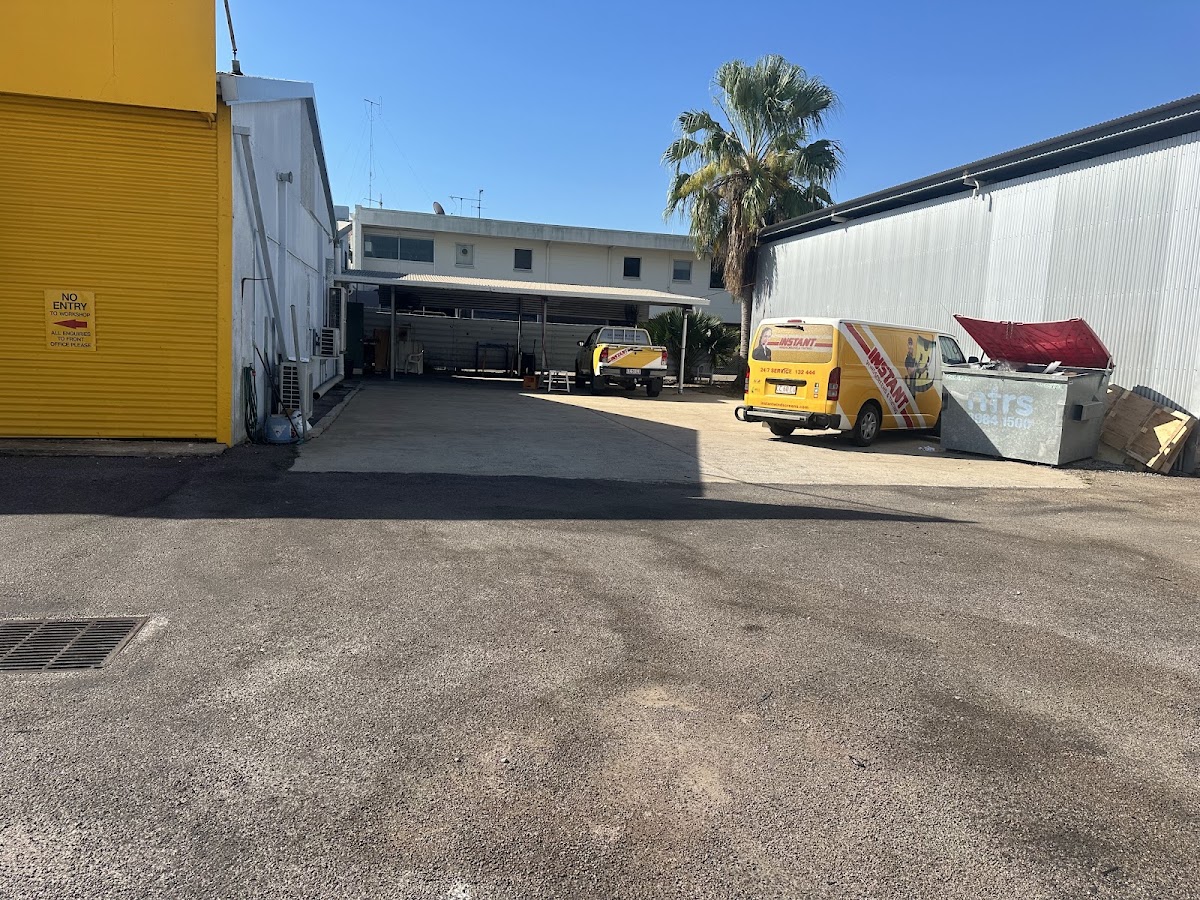 Instant Windscreens Darwin - Repairs & Tinting photo 3