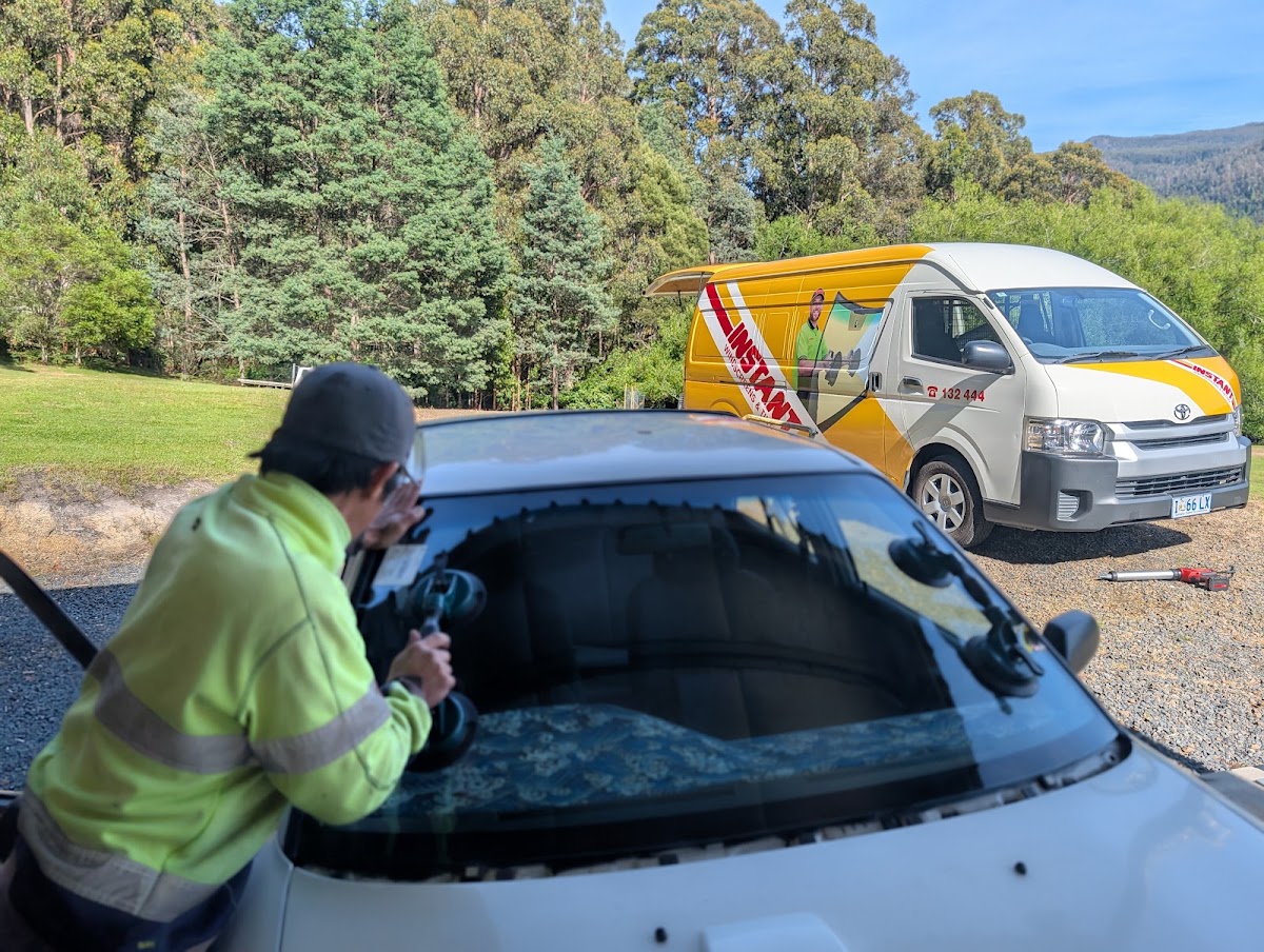 Instant Windscreens Hobart - Repairs & Tinting photo 2