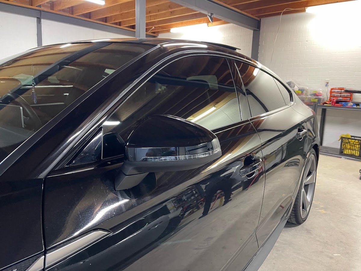 Shabani Kustom Tinting photo 2