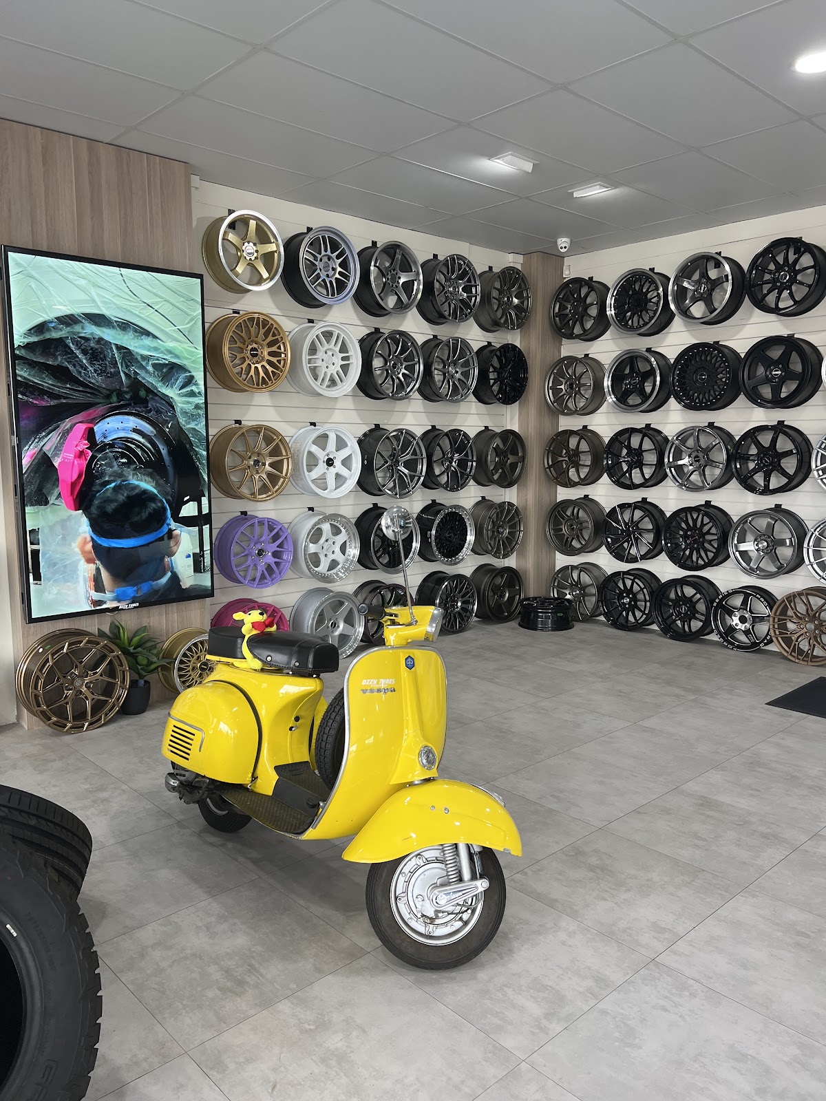 Ozzy Tyres Fyshwick | Tyres Canberra | Wheels & Tyres ACT | 4x4 Centre photo 3